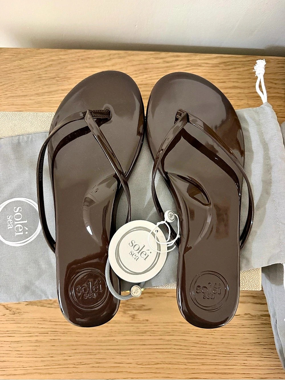 Solei Sea Indie Thong Sandals in Brown US 8 
NWT